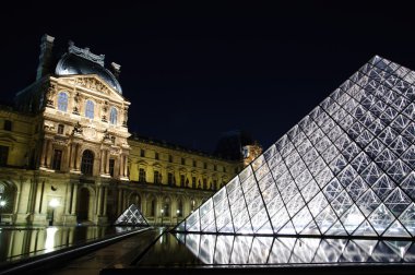 Louvre.