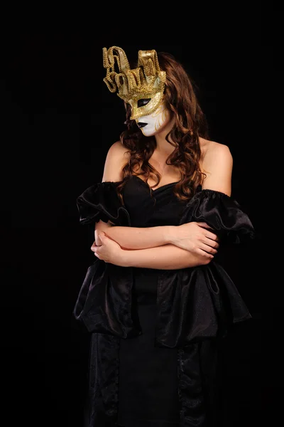 Γυναίκα στο κόμμα χρυσή μάσκα — Φωτογραφία Αρχείου