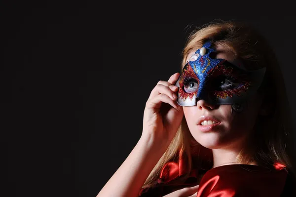 パーティー マスクを持つセクシーな女性 — ストック写真