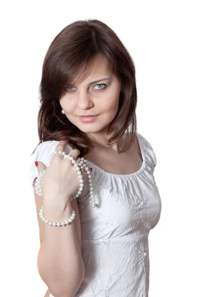 Lány egy fehér gyöngyök — Stock Fotó