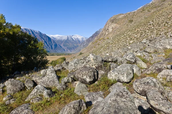 Berglandschap Met Stenen Voorgrond — Stockfoto