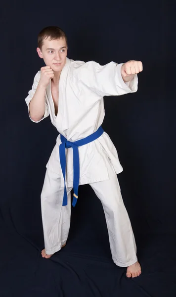 Man Kimono Trains Karate — Stock Photo, Image