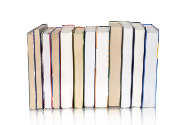 Bücher isoliert auf weiß — Stockfoto