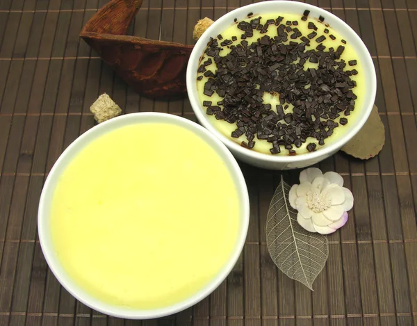 Custards Grated Chocolate Bowls China Ware — Stock Photo, Image