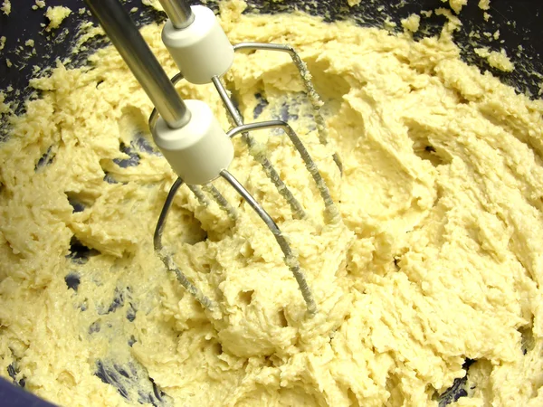 Margarin Şeker Kamışı Kurmayları Mavi Bir Kapta Karıştırarak Ile Karışık — Stok fotoğraf