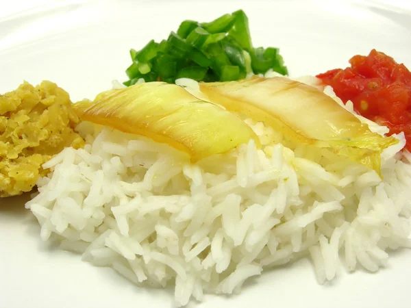 Prato de arroz com legumes, lentilhas e mergulhos — Fotografia de Stock