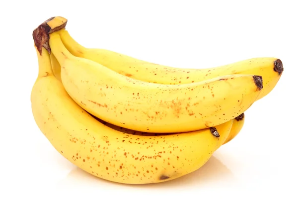 Manojo de plátano maduro aislado en blanco — Foto de Stock