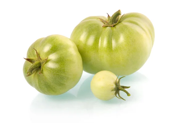 Drei Grüne Tomaten Gemüse Isoliert Auf Weißem Hintergrund — Stockfoto