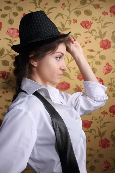 Portrét krásné stylové brunetka — Stock fotografie