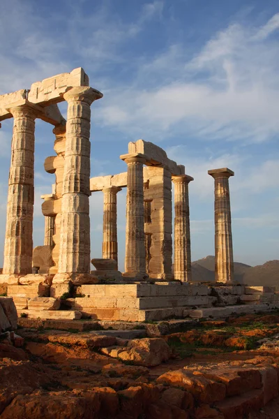 Antiguas Columnas Griegas Con Capitel Contra Cielo —  Fotos de Stock