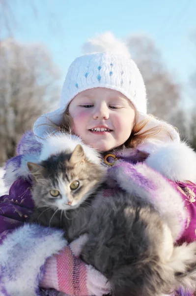 Girl with cat outdoor — Stock Photo, Image