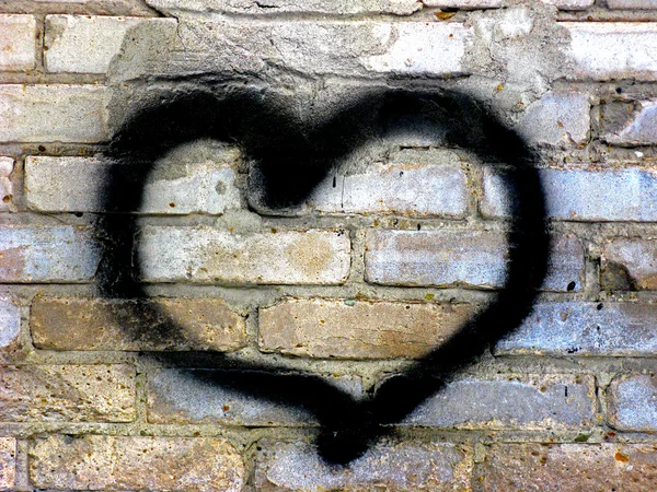 Coeur sur mur de briques — Photo