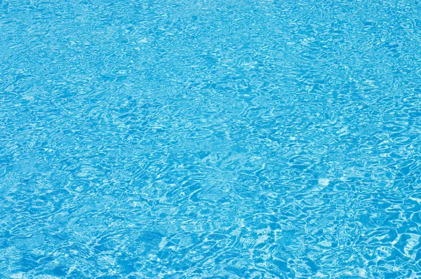 Acqua blu della piscina — Foto Stock