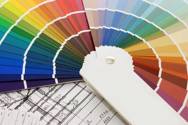 Próbki kolorów do wyboru z domu planu na tle — Zdjęcie stockowe
