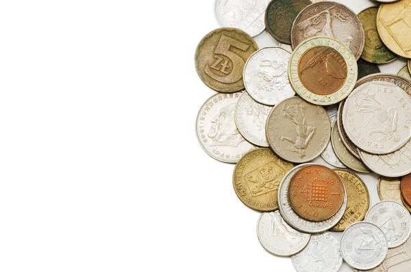 Старые монеты изолированы на белом фоне — стоковое фото