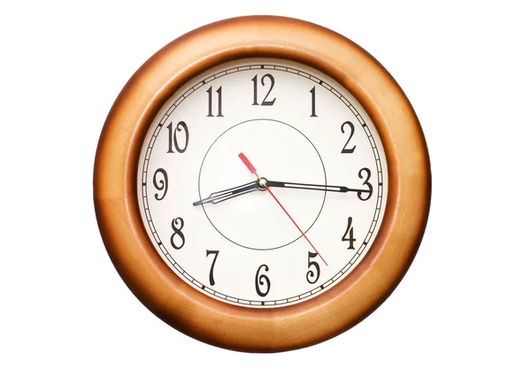 Часы показывают время около девяти изолированных — стоковое фото