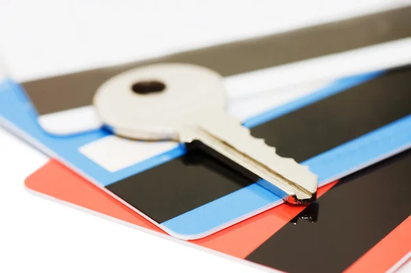 Kredi kartı ve anahtarları - güvenlik kavramı — Stok fotoğraf
