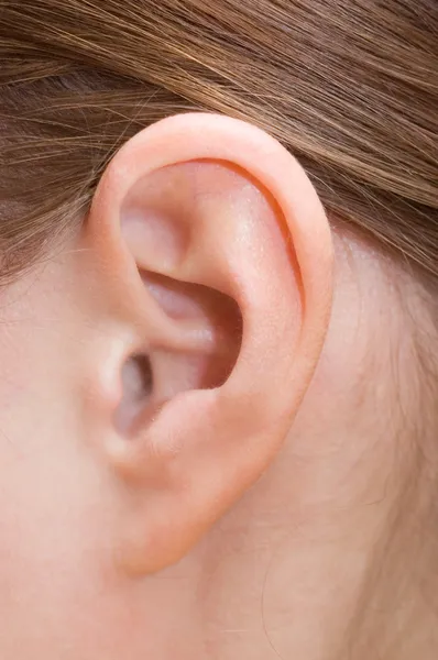 Zbliżenie ludzkiego ucha — Zdjęcie stockowe