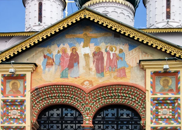 片段的老教堂的门面装饰 — 图库照片