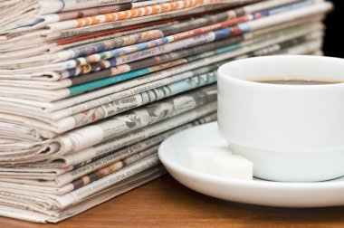 fincan kahve ve gazete