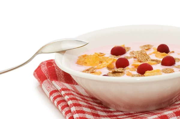 Yoghurt Met Bessen Geïsoleerd Witte Achtergrond — Stockfoto