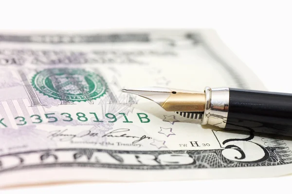 ドル紙幣と白い背景で隔離のペン — ストック写真