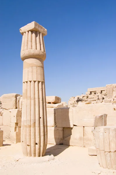 Columnas en el templo de Karnak, Luxor, Egipto — Foto de Stock
