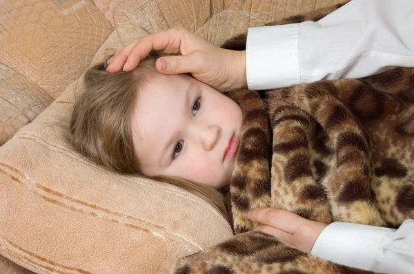 The little girl is ill — Stock Photo, Image
