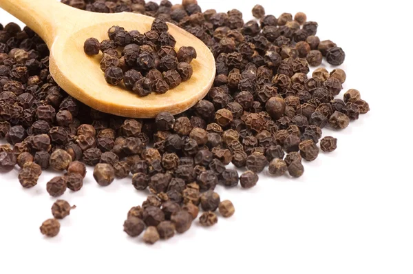 Peppercorns Preto Uma Colher Madeira — Fotografia de Stock
