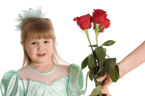 Little Girl Gives Bouquet Roses — Stock Photo, Image