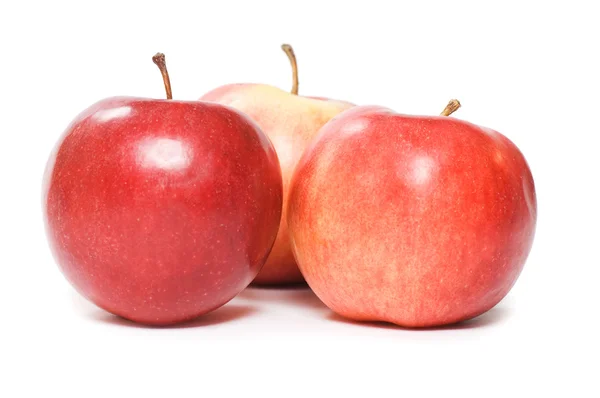 Manzana roja aislada sobre el fondo blanco —  Fotos de Stock