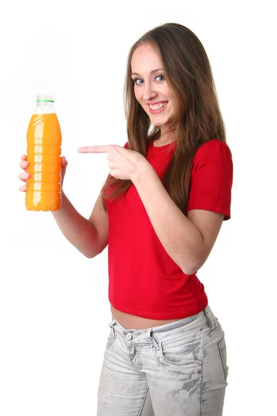 Une fille sportive buvant du jus d'orange — Photo
