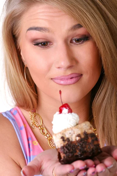 Güzel kız ve pasta — Stok fotoğraf