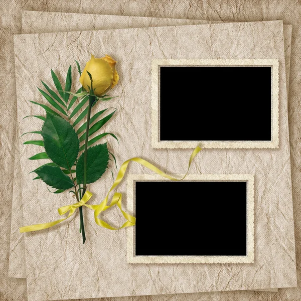 Ročník karta pro dovolenou s růží na abstraktní poza — Stock fotografie