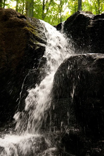Berg waterval — Stockfoto