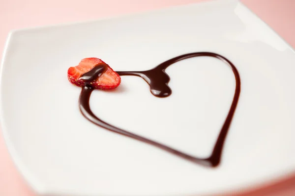 Десерт ко Дню Святого Валентина — стоковое фото