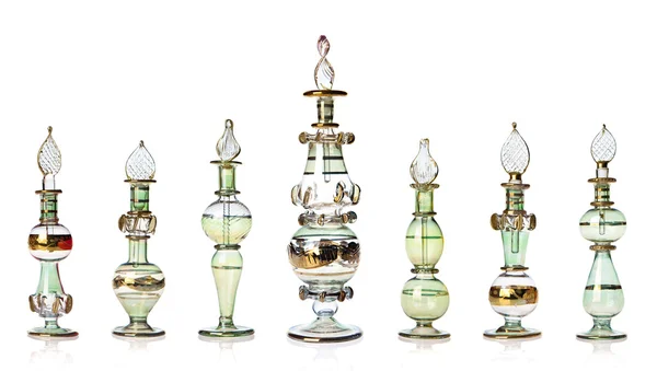 Reihe Grüner Und Goldener Orientalischer Parfümflaschen Isoliert Auf Weiß — Stockfoto