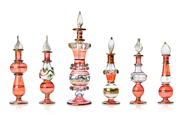 Röda orientaliska parfymflaskor — Stockfoto