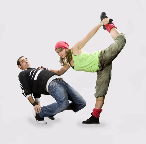 Подростки танцуют брейк-данс в действии — стоковое фото