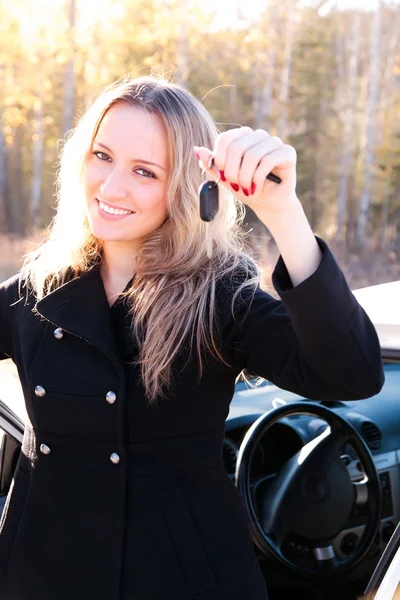 Happy owner of a new car. — Stock Photo, Image