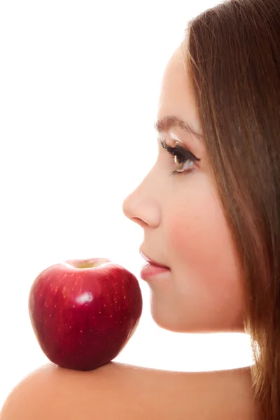 Ładna kobieta z czerwonym jabłkiem — Zdjęcie stockowe