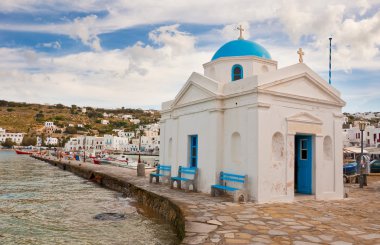 Rıhtımın Mykonos Adası Kilisesi. Yunanistan.