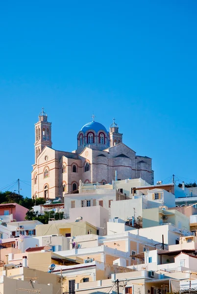 Den berömda kyrkan på Greklands ö av syros — Stockfoto