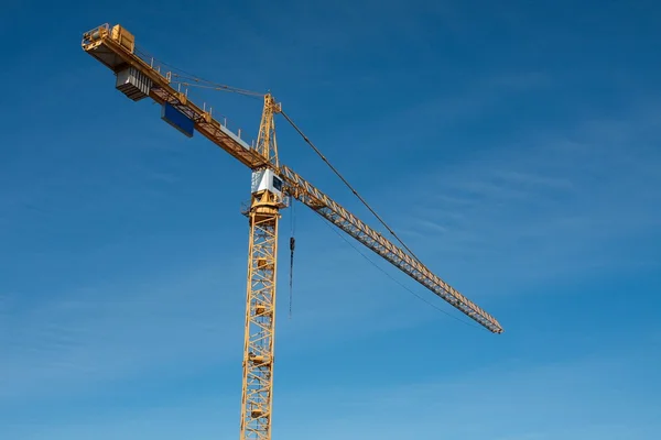 Huge Tower Crane Clear Blue Sky — Stock Photo, Image