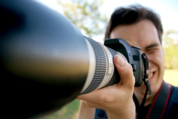 Šílený Fotograf Pomocí Teleobjektiv — Stock fotografie