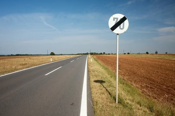 Road on a plain — Stock Photo, Image