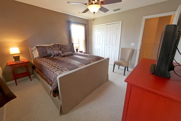 Ein Schlafzimmer Mit Doppelbett Innenaufnahme Eines Hauses — Stockfoto