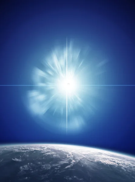 蓝色超新星爆炸与行星地球 — 图库照片
