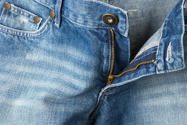 Blaue Jeans, Nahaufnahme von Reißverschluss und Taschen — Stockfoto