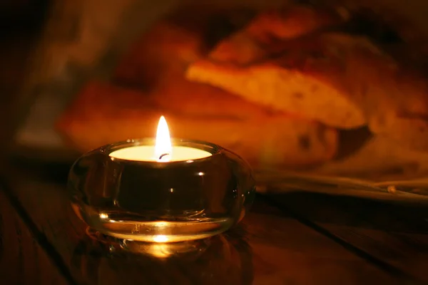 테이블에 촛불이 — 스톡 사진